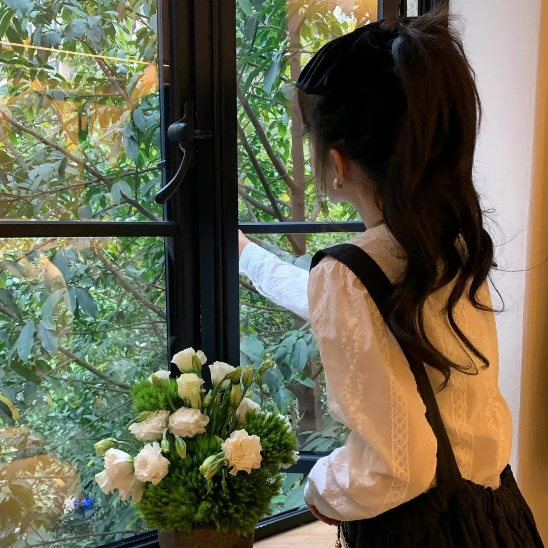 重生后我嫁给了反派当大嫂